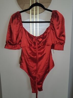 Alpha & Omega Women's Size S Vibrant Burnt Orange Satin Puff Sleeve Bodysuit